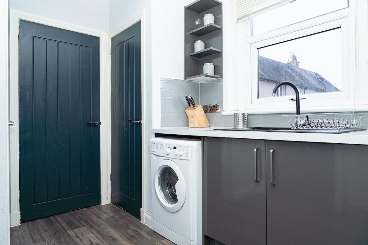 Apartment Luxury 2-bed Townhouse With Free Parking, Near