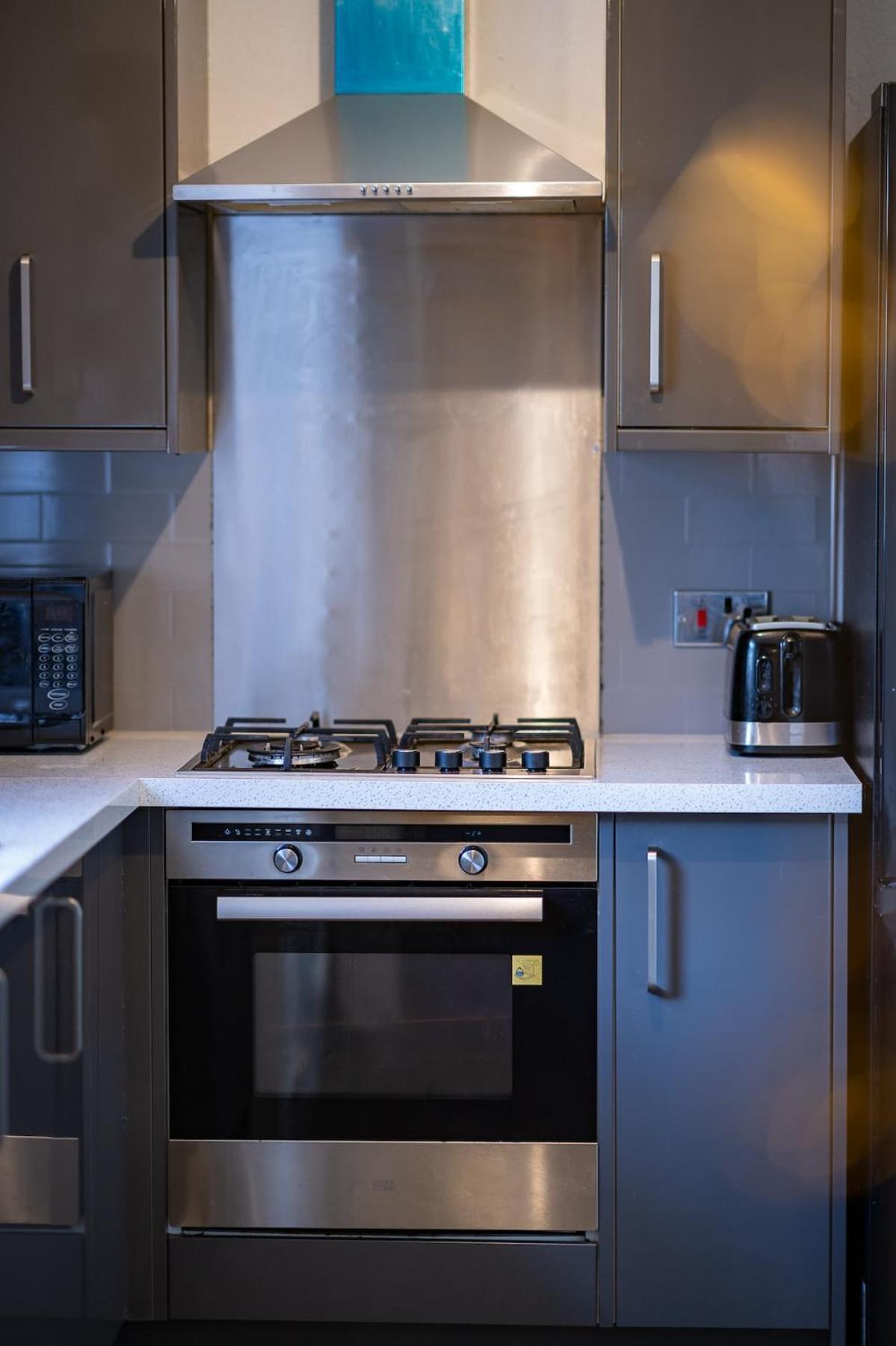 Luxury 2-bed Townhouse With Free Parking, Near * Edinburgh