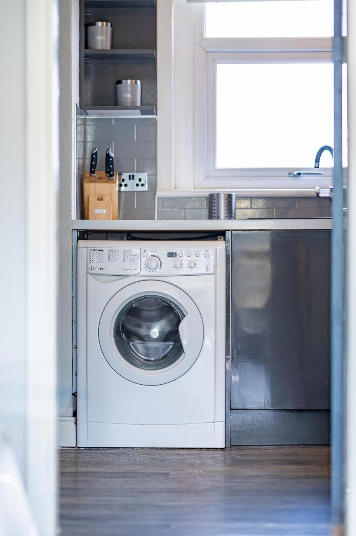 Luxury 2-bed Townhouse With Free Parking, Near Edinburgh
