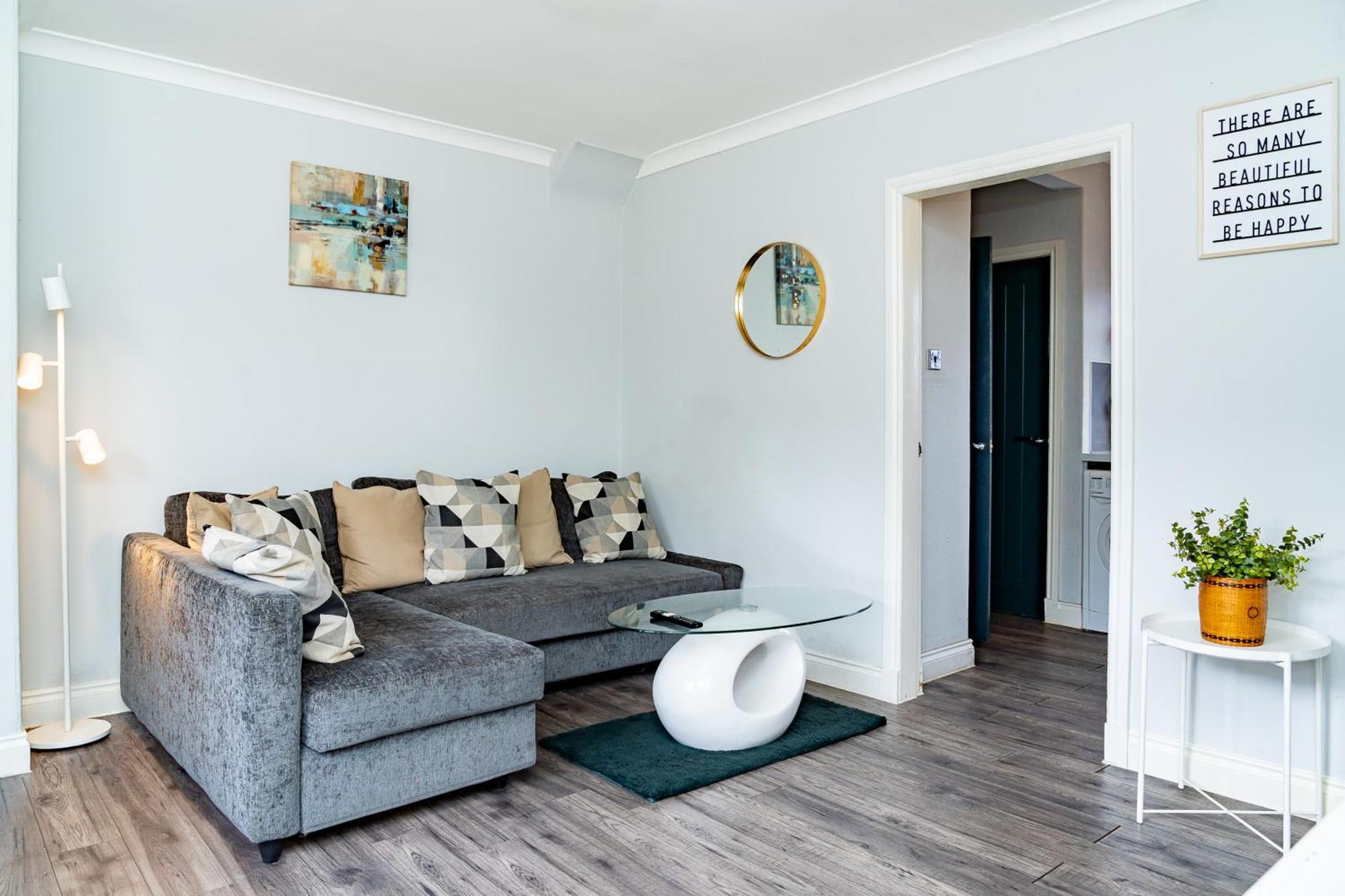 Luxury 2-bed Townhouse With Free Parking, Near Apartment Edinburgh