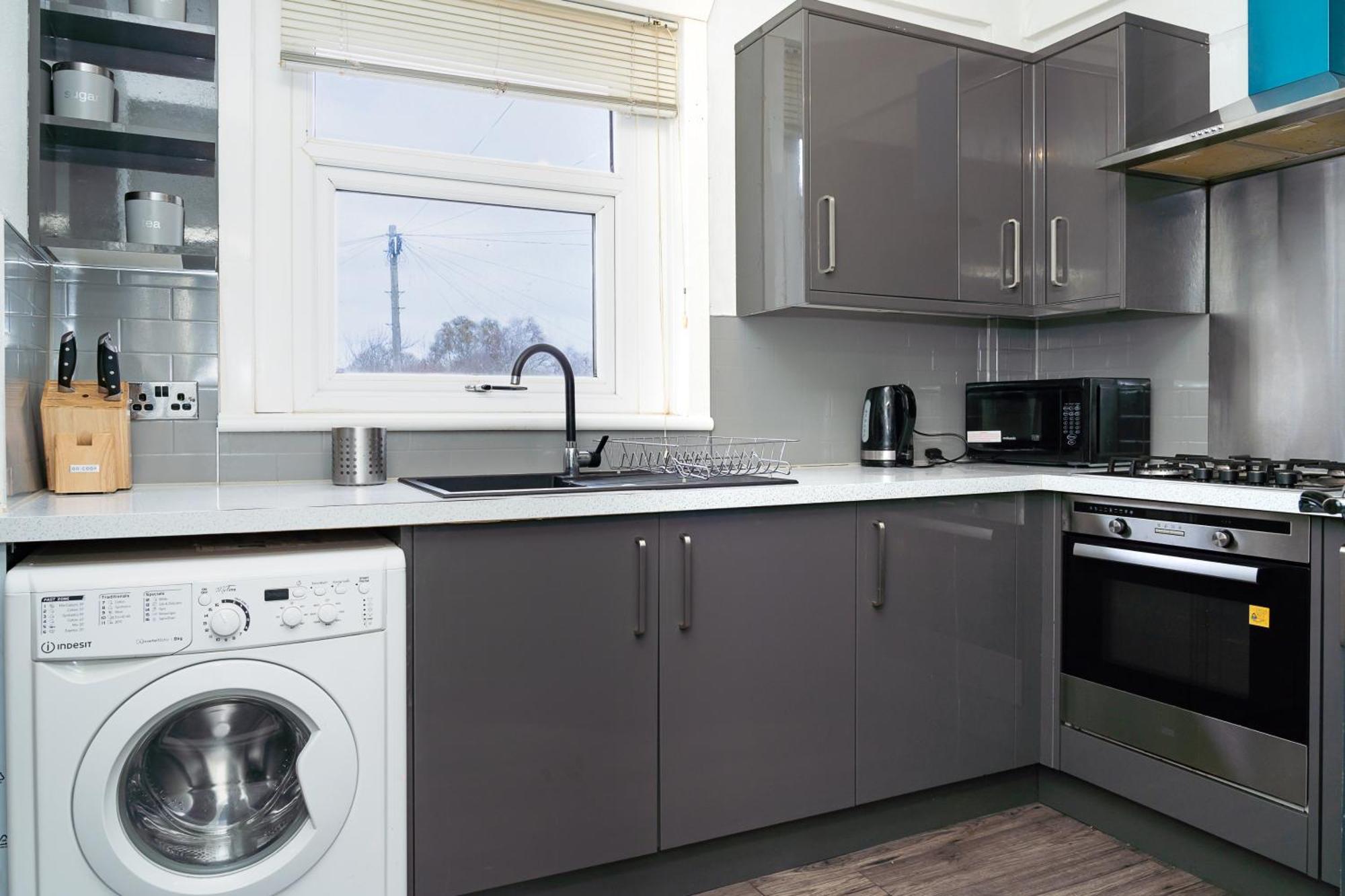 Luxury 2-bed Townhouse With Free Parking, Near Apartment Edinburgh