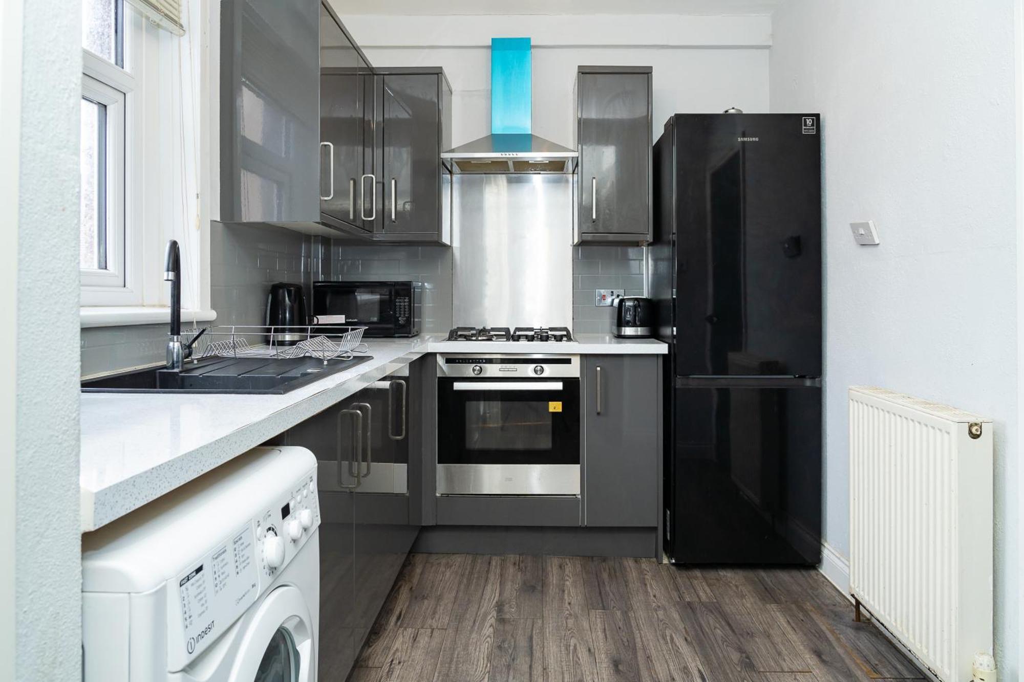 Luxury 2-bed Townhouse With Free Parking, Near * Edinburgh